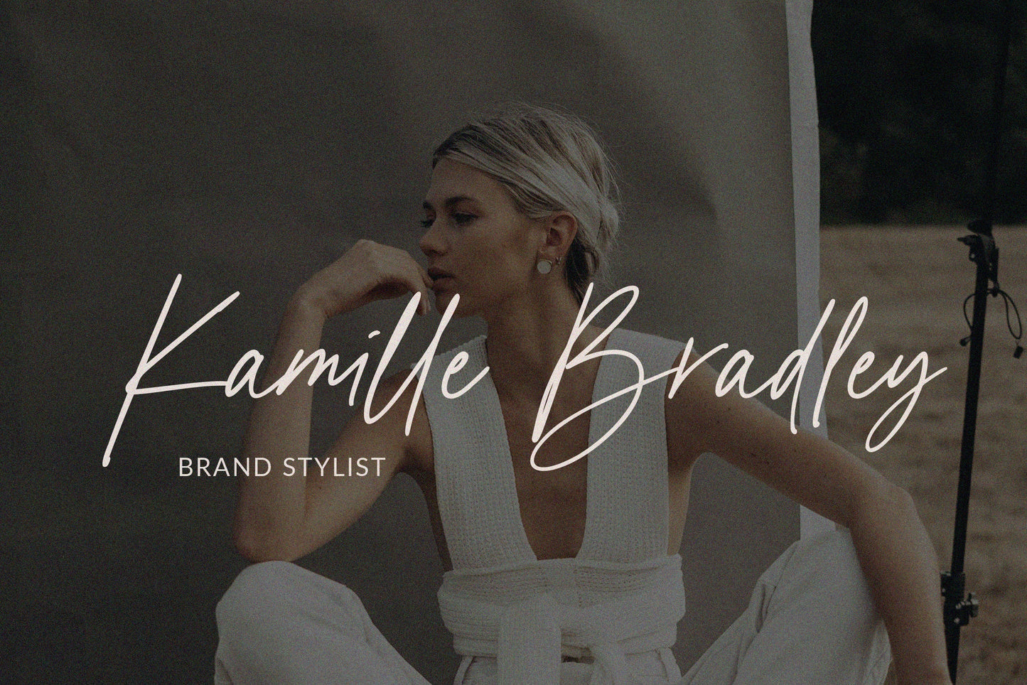 Chelsie Hilton // Luxe Signature Font